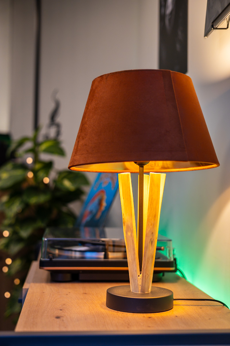 Wartebereich mit warmer Atmosphäre bei OhrPunkt