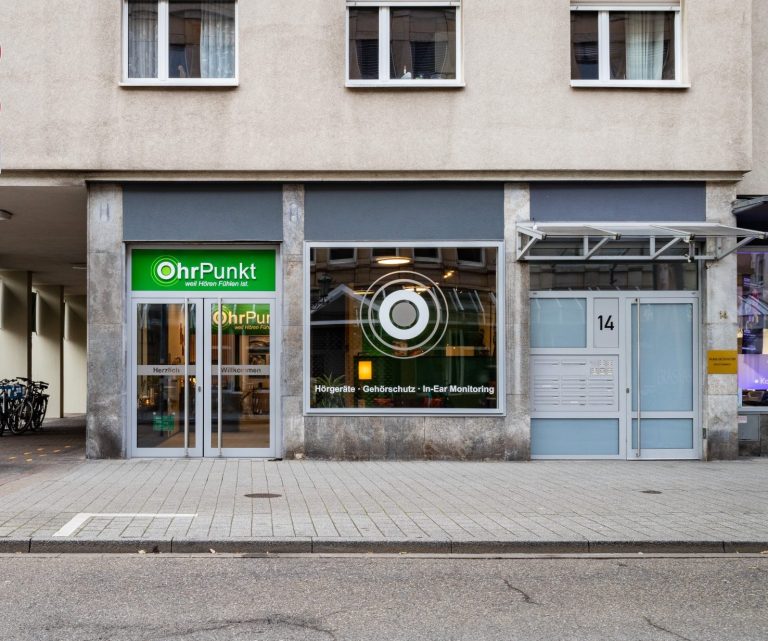 Geschäftsfront OhrPunkt Geschäftsfront des Ladens von OhrPunkt Hörgeräte in der Lammstraße 14 in Karlsruhe